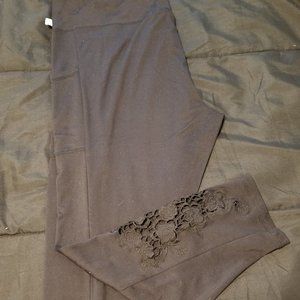 plus size leggings with pockets